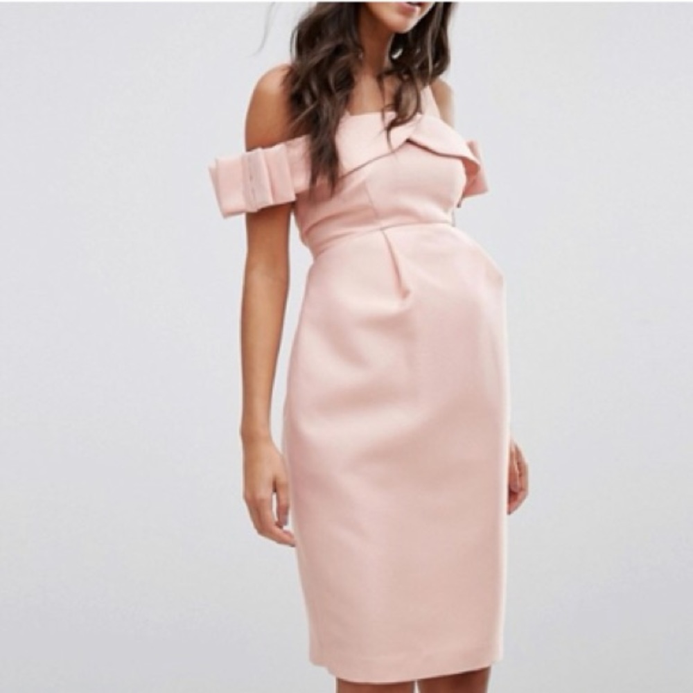 Maternity off the shoulder dress - Size 4